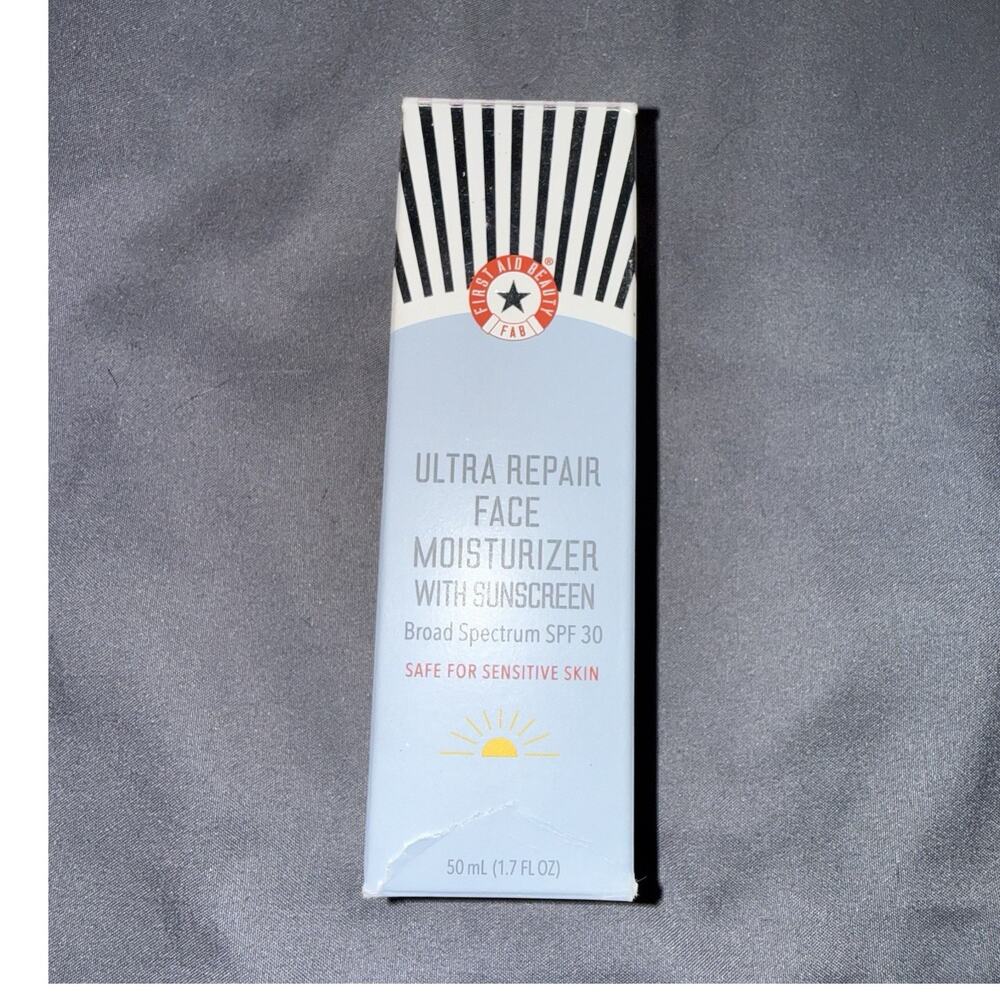 First Aid Beauty Ultra Repair Face Moisturizer SPF 30 Hydrating 1.7oz